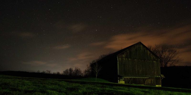 IT技术深度解析：超融合基础设施（HCI）中的网络设计与性能调优实战